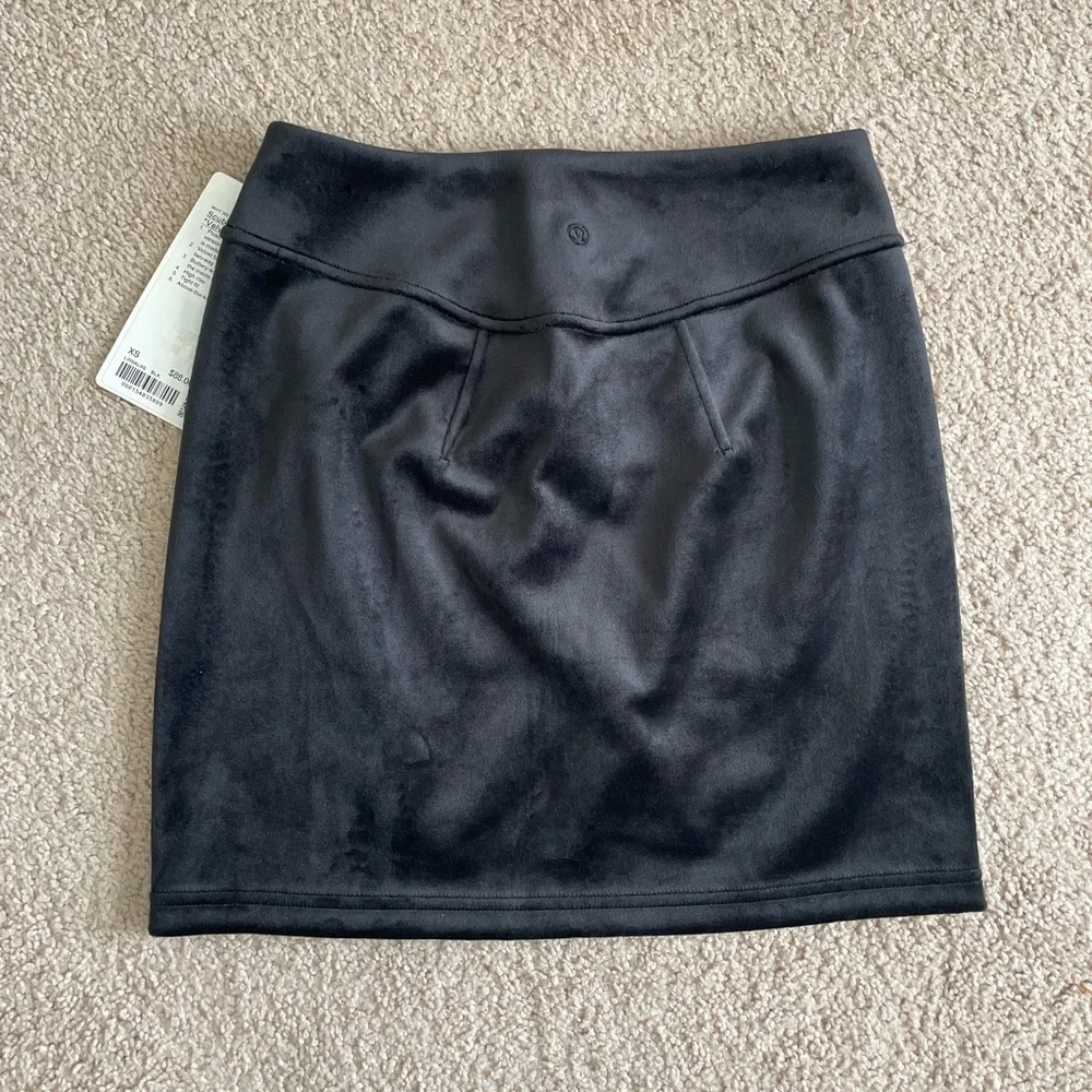 Lululemon Scuba High-Rise Mini Skirt *Velvet - Black - Picture 8 of 9